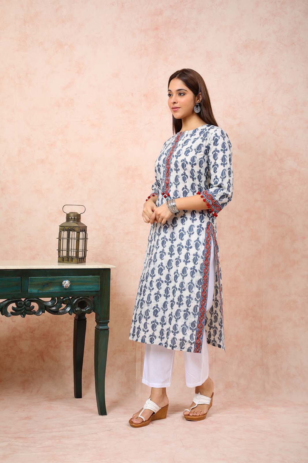 Grey & Maroon Printed Kurta w/ Pom-Pom Lace UCK22081