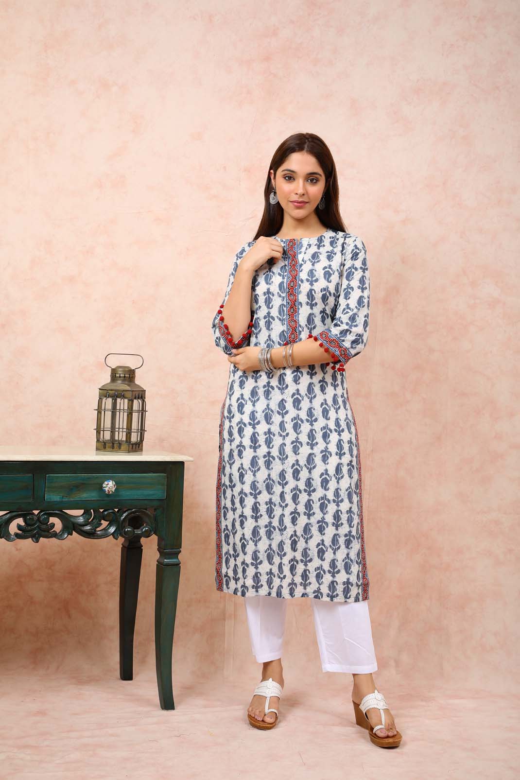 Grey & Maroon Printed Kurta w/ Pom-Pom Lace UCK22081