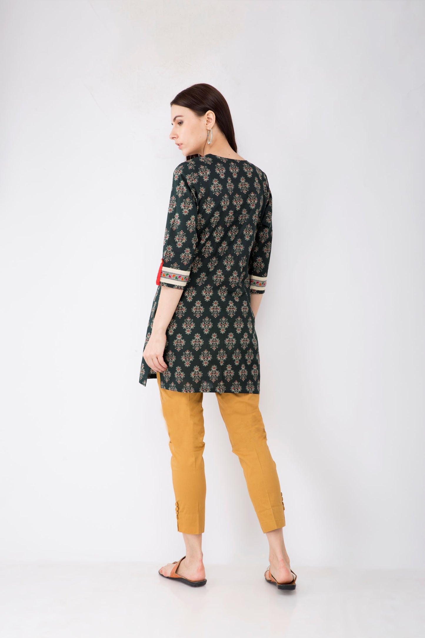 Green Colored Kurti With Moonga Buttons JPS2014