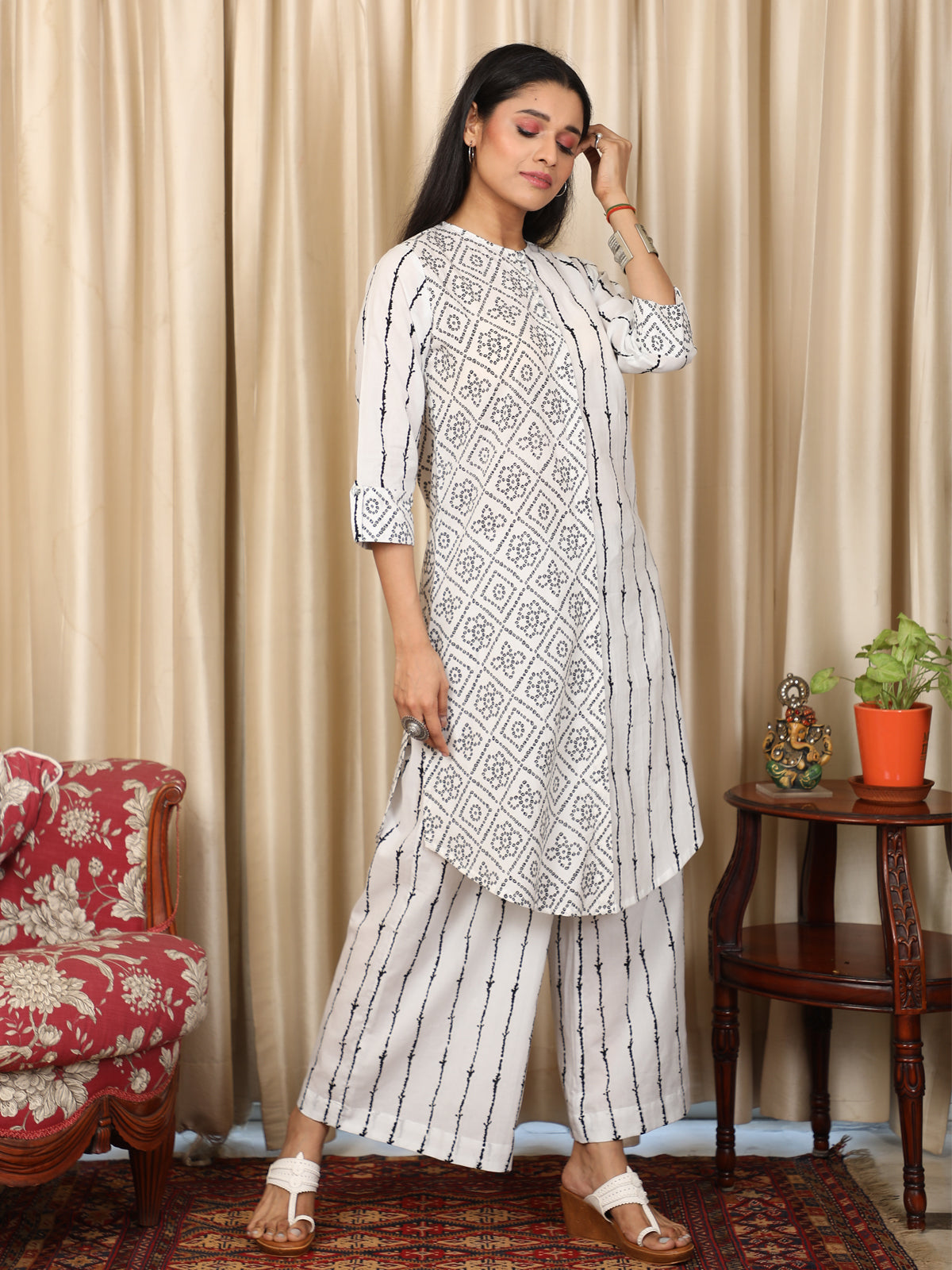 Black & White A Symmetric Kurta UCK22057