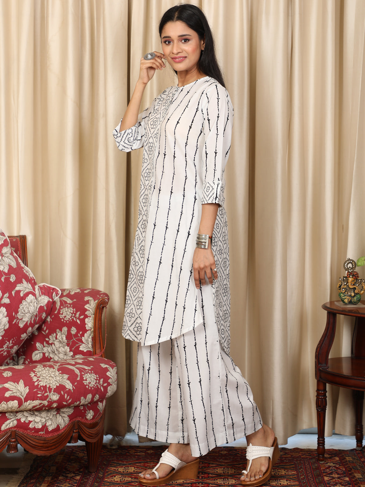 Black & White A Symmetric Kurta UCK22057