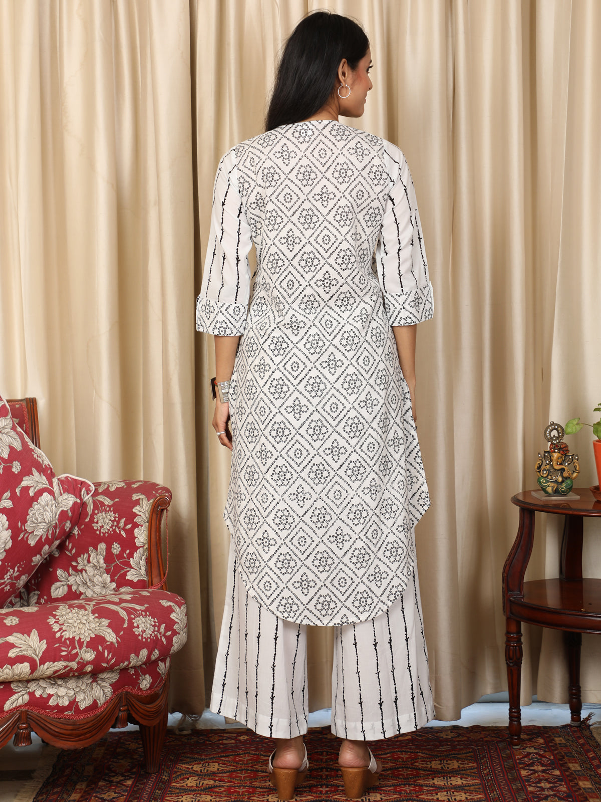 Black & White A Symmetric Kurta UCK22057