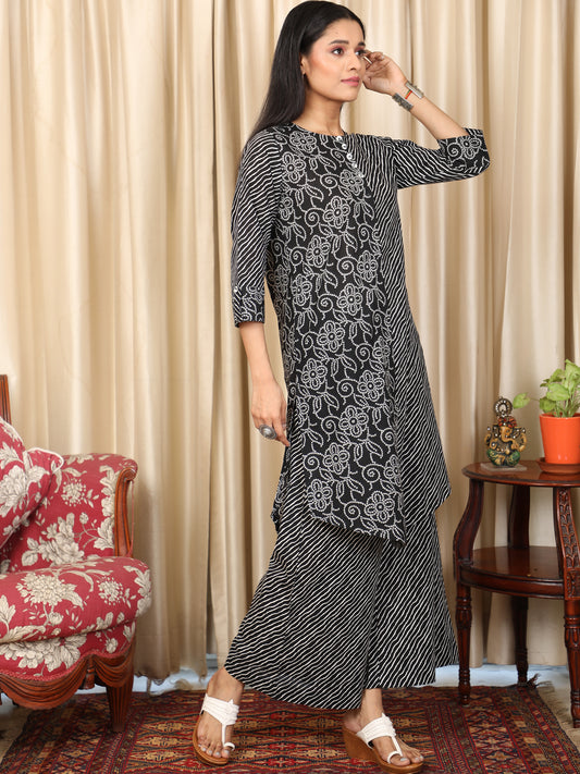 White & Black A Symmetric Kurta UCK22058