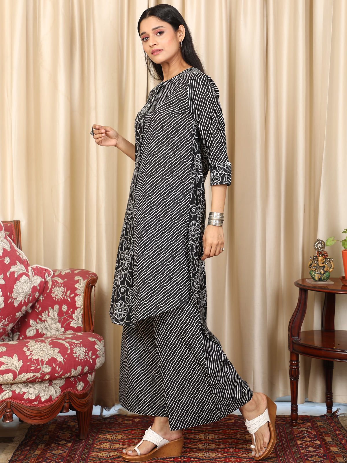 White & Black A Symmetric Kurta UCK22058