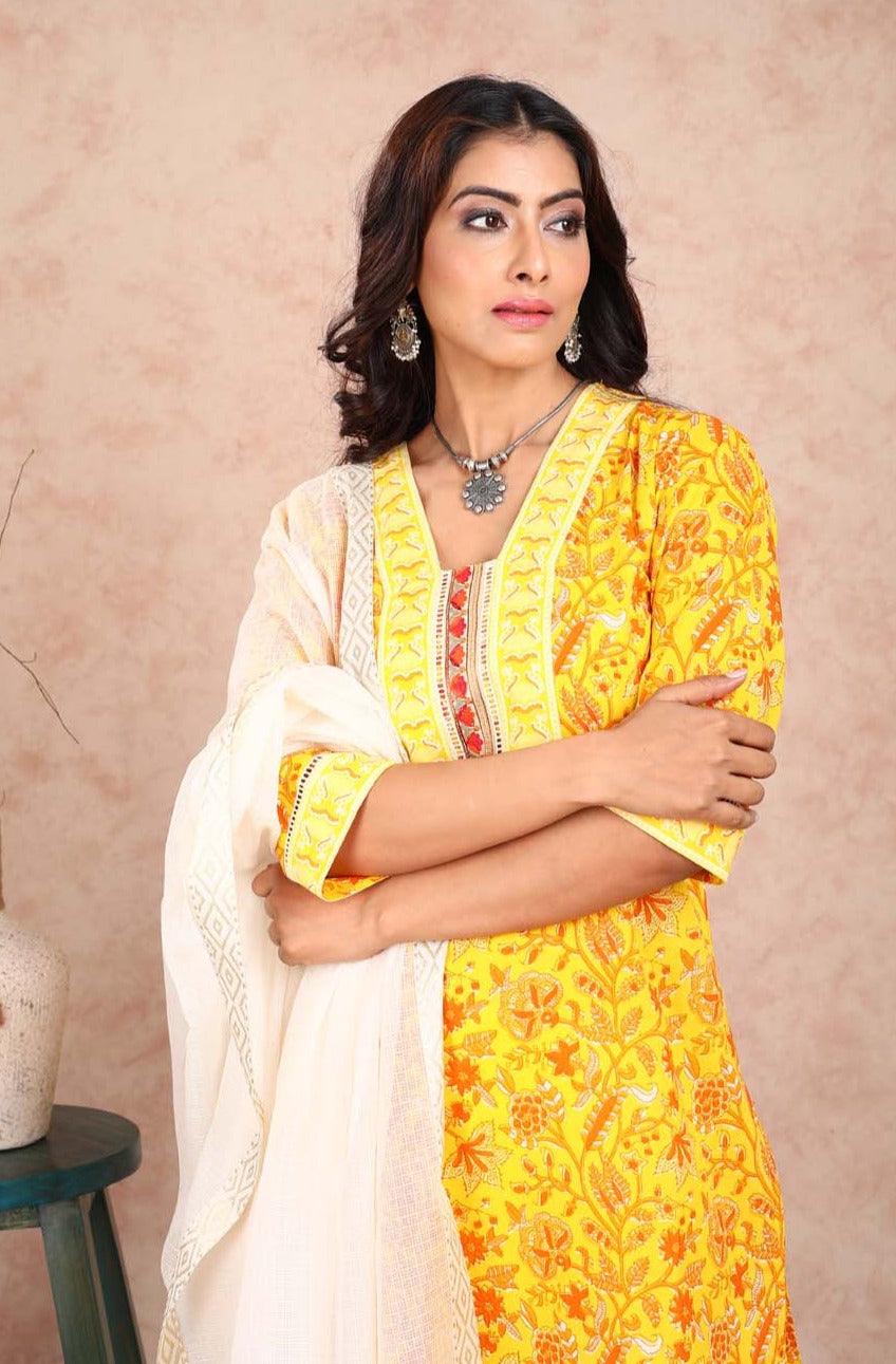 navi-nari-a-line-glass-neck-yellow-printed-kurta