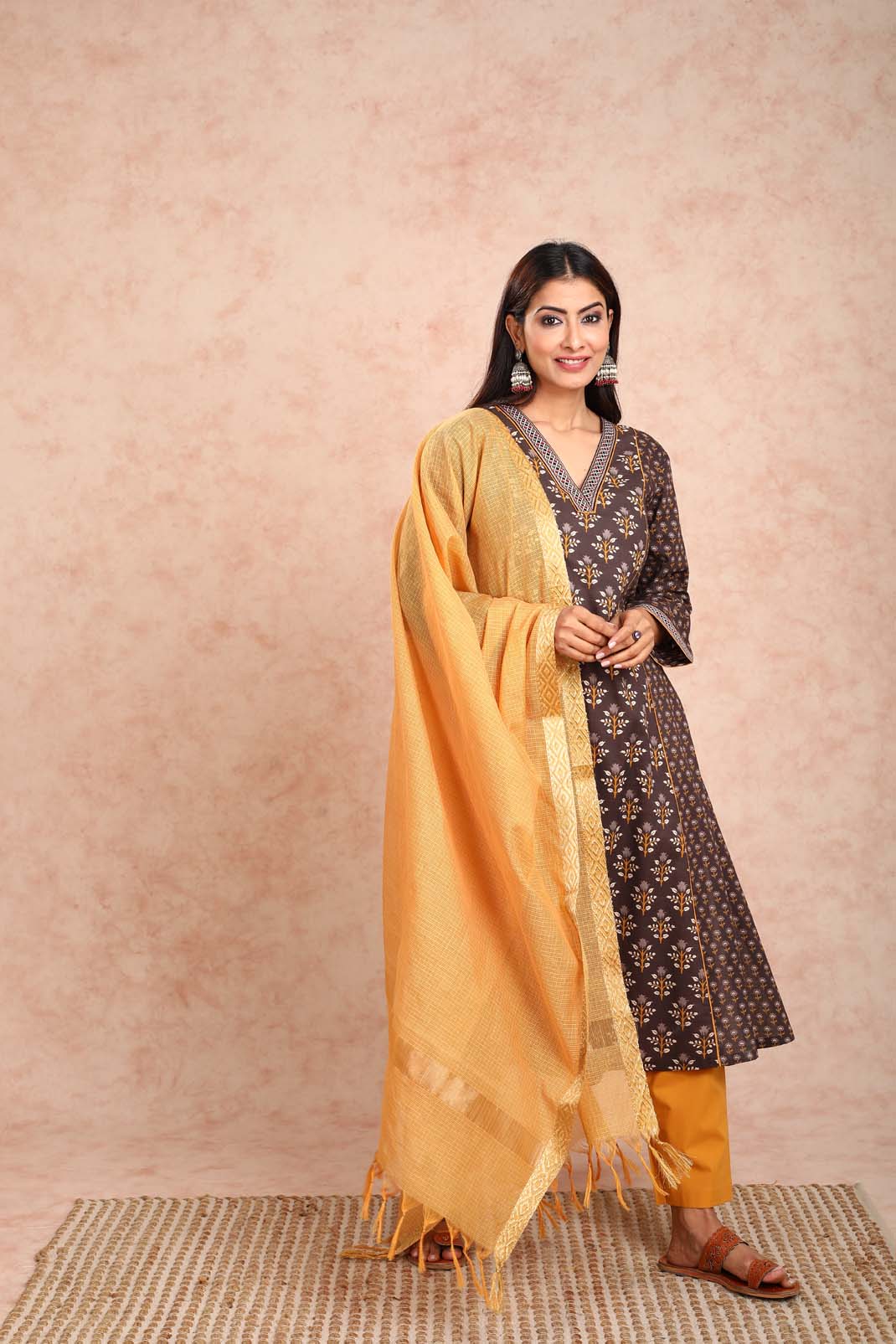 navi-nari-adab-brown-floral-printed-kurta