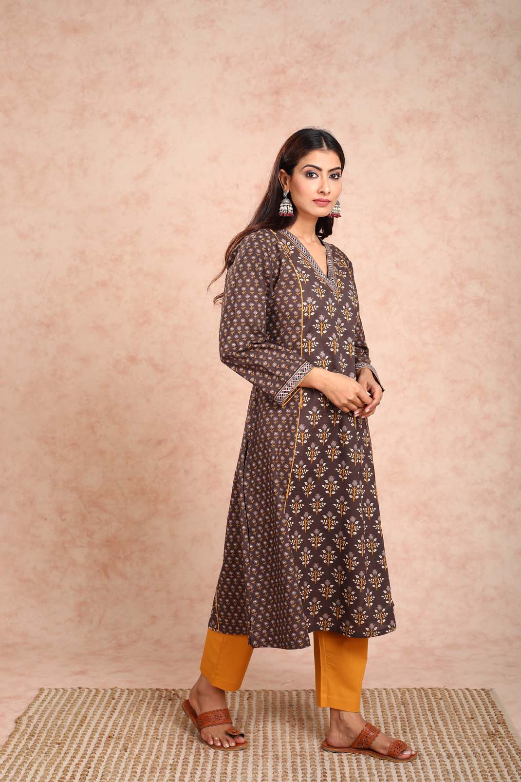 navi-nari-adab-brown-floral-printed-kurta
