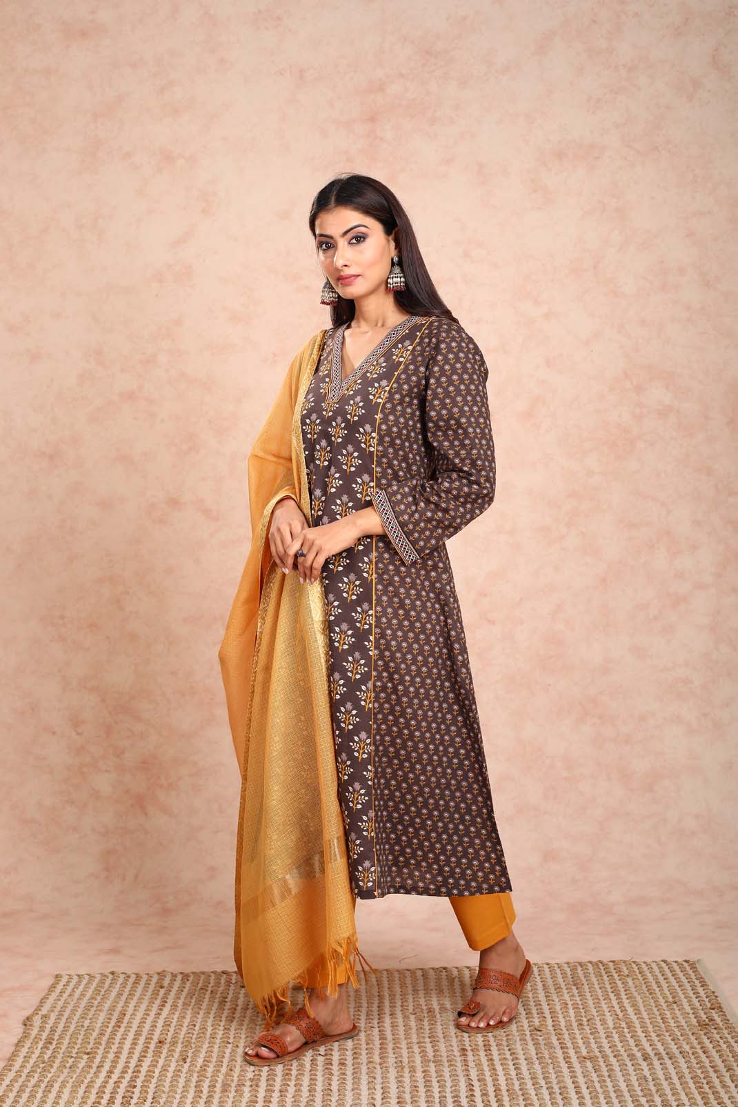 navi-nari-adab-brown-floral-printed-kurta