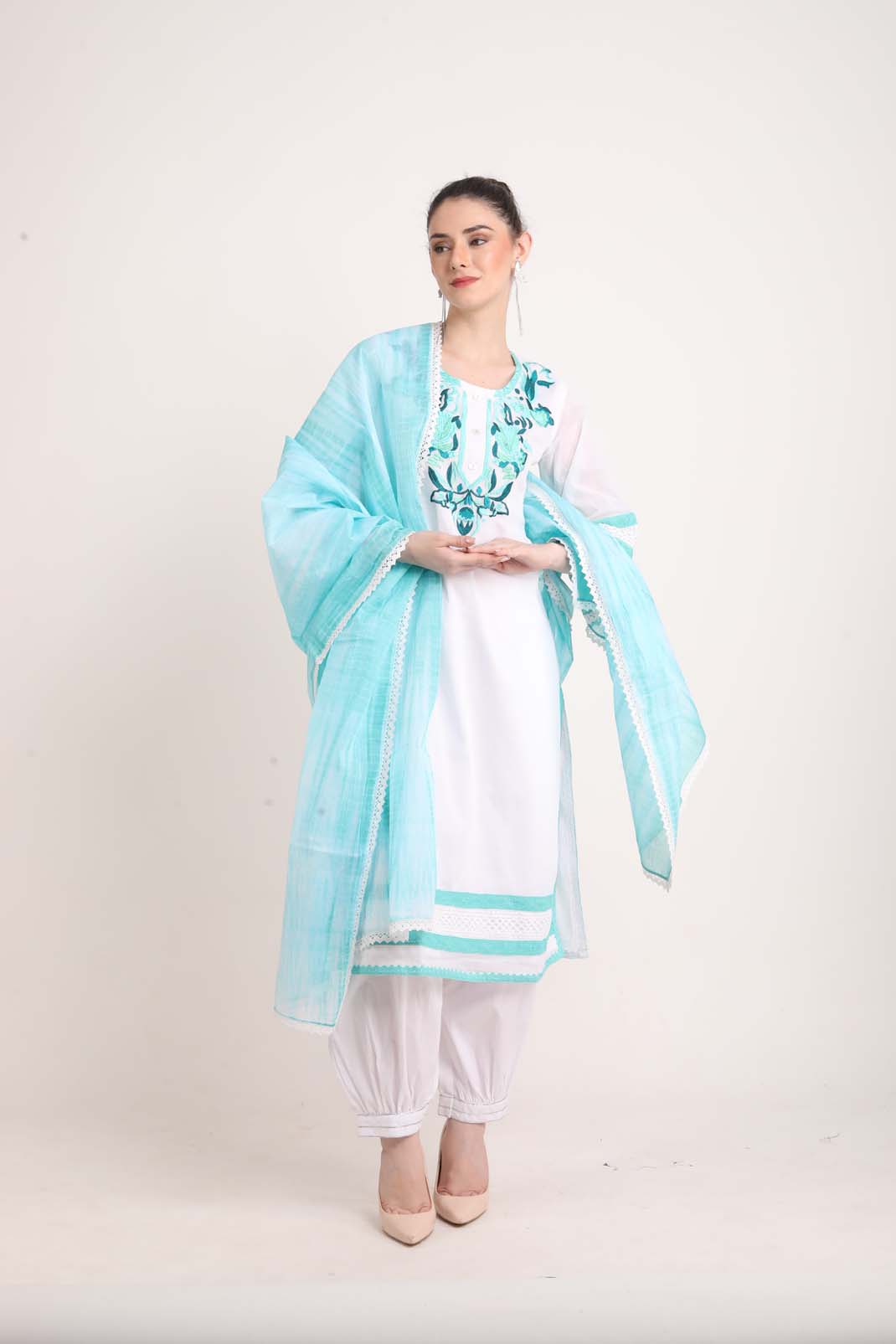 Organdy White Kurta Adorned With Delicate Turquoise Embroidery UCK22164
