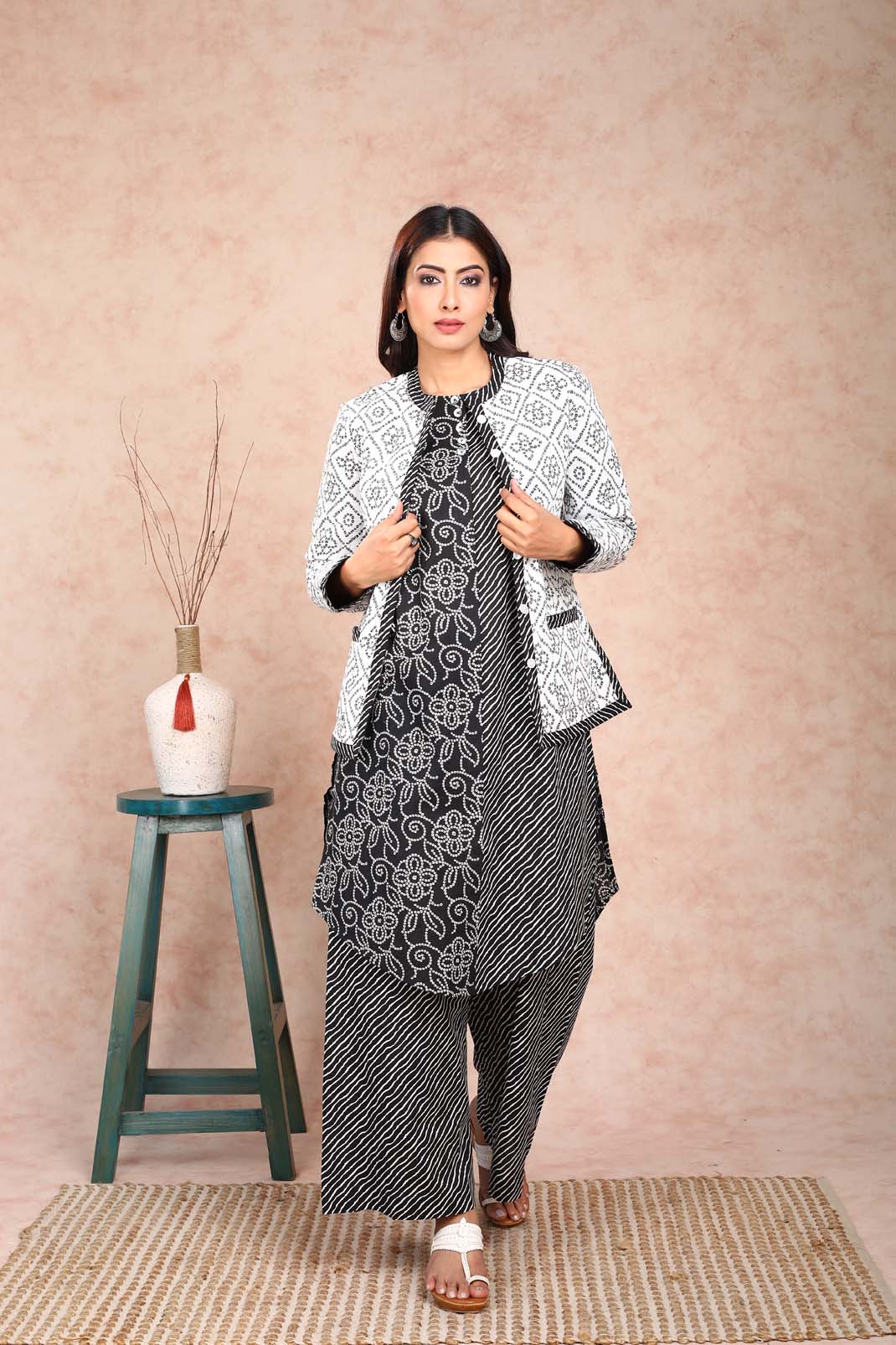 Black & White Bandhini Print Quilted Jacket UCJ0003