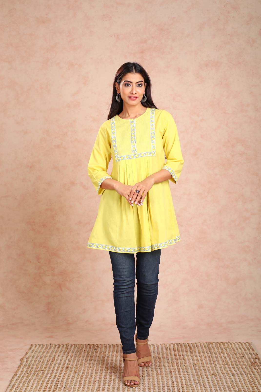 Styling a yellow kurta with ripped jeans | Dress over jeans, Kurti with  jeans, Kurta designs women