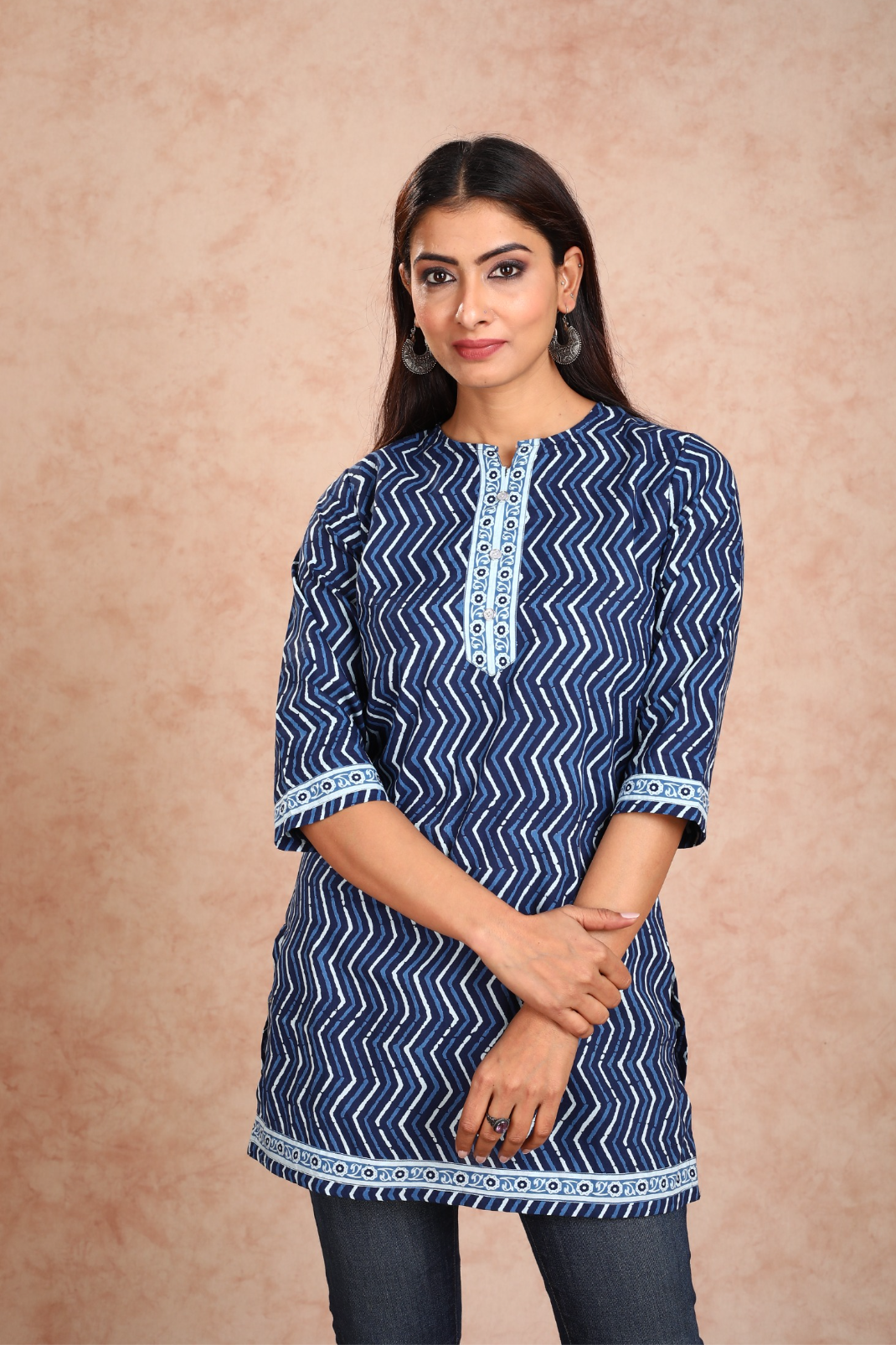 Amazon.com: Short Kurti India Tunic Top Kurta Women's Printed Indian  Apparel (Black, S) : Clothing, Shoes & Jewelry