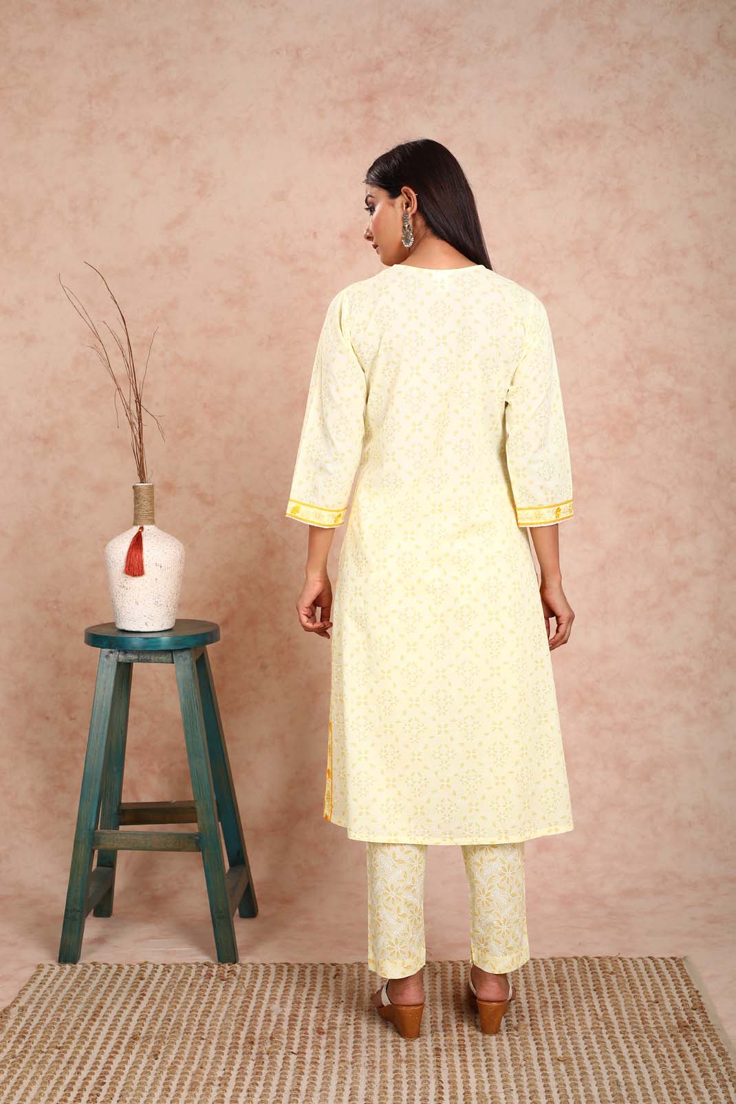 navi-nari-yellow-print-embroidered-neck-a-line-kurta-back
